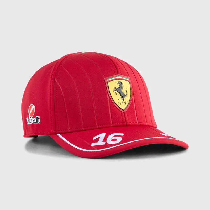 Scuderia Ferrari F1 Team 2025 Leclerc Low Curve Kasket Børn - Mørk Kirsebær
